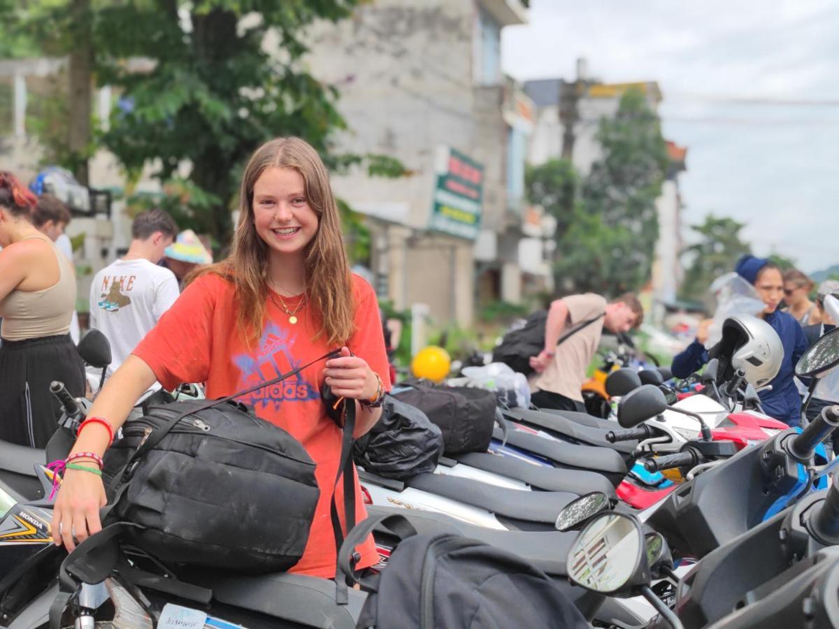 Jasmine Hostel And Motorbike Tours 河江 外观 照片
